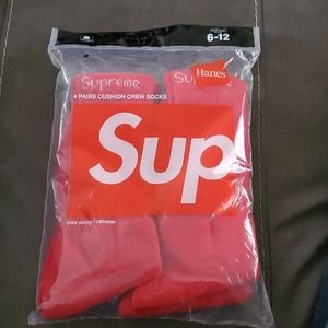 Supreme socks